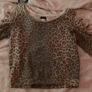 Lepord Print Size Large Off The Shoulder Tee